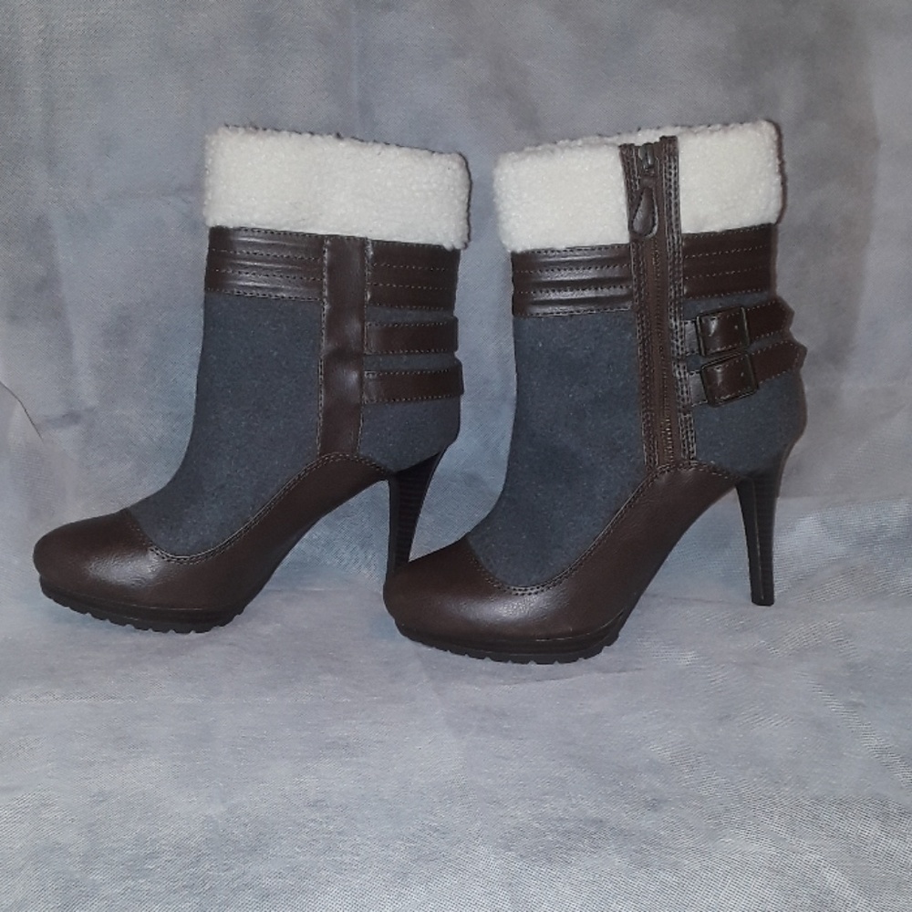 SALE NEW ELLE PLATFORM BOOT WITH FAUX FUR LINING